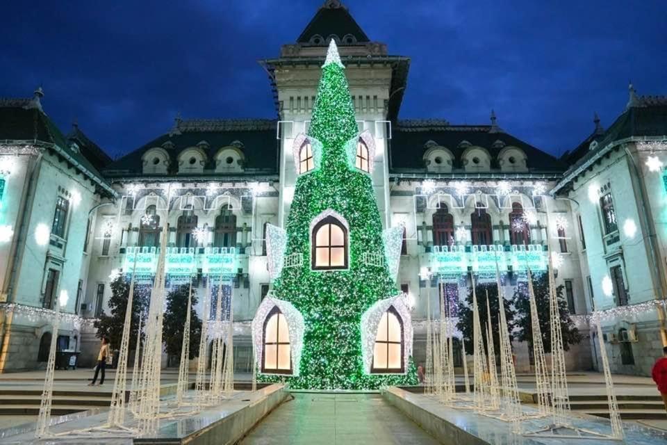 Blue Light Ultracentral Craiova Exterior foto